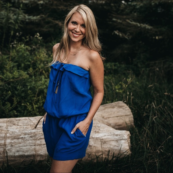 Meet your Posher, Carolyn ⭐️ Posh Ambassador ⭐️ - Picture 5 of 7